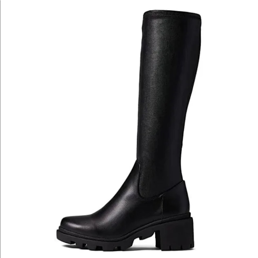 New in box. Madden ABERDEEN boots.